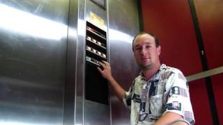 I got stuck in the elevator EPIC FAIL [upl. by Daas]