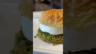 Baklava Burger Karaköy Güllüoğlu İstanbul [upl. by Meilen]