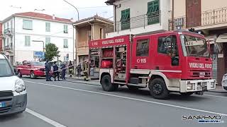 Vallecrosia incendio in lavanderia di via Aprosio traffico in tilt [upl. by Heuser]