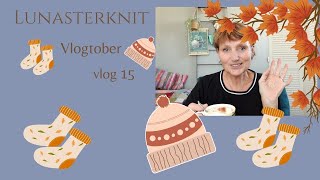 vlogtober 15 seasonal sockalong [upl. by Romeu]