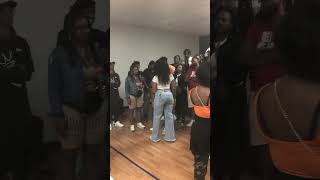 40 BARS 🍑 🍑 GET SLAPPED WHILE STANDING ON BUSINESS vs FIRST LADY FLAMES [upl. by Carberry]