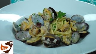 Spaghetti alle vongole facilissimi e buonissimi  primi piatti veloci pasta con vongole veraci [upl. by Wilen677]