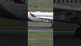 QANTAS LINK A220 VHX4C LANDING RWY34 MELBOURNE YMML IN HIGH WINDS🛬🛬🛬🛬 [upl. by Nudnarb]