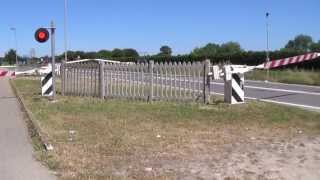 Passaggio a livello con 6 barriere di via canale molinetto in HD  Ravenna  Level Crossing [upl. by Divod]