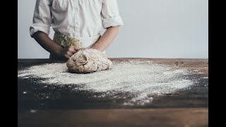 Recette de la fougasse aux olives avec Léonie artisan boulangère [upl. by Eednam374]