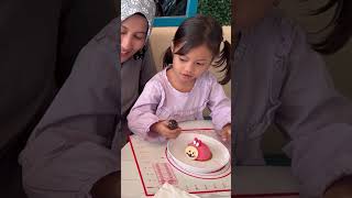 AFRIN DAN HAFIZAH MENGHIAS ES KRIM GELATO LABUBU🍨  ANAKANAK MENCOBA MAKAN ES KRIM LABUBU shorts [upl. by Adis942]