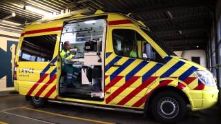 Handverzorging in de ambulancezorg [upl. by Anaele20]