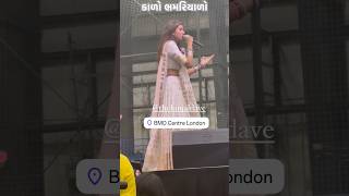 કિંજલ દવે એ કાળો ભમ્મરીયાળો ગીત ગાયું  Kinjal Dave America 🇺🇸Navratri 2024  Bhammariyado Vichudo [upl. by Anayaran376]