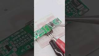 DIY smd component removal  Electronic hacks  ic 7805  smd component viral videodiy hacks et [upl. by Tingey]