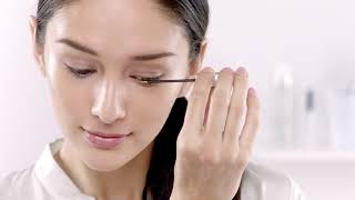 How to use RevitaLash Advanced Eyelash Conditioner  Cosmetify [upl. by Osric]