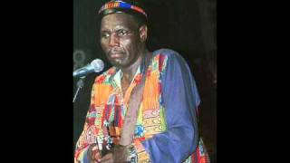 Oliver Mtukudzi  Bvongodza Muto [upl. by Eve160]