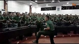 WOW INI DIA VIDEO LANGKA YEL YEL UNIK PERWIRA TNI [upl. by Llerrem292]