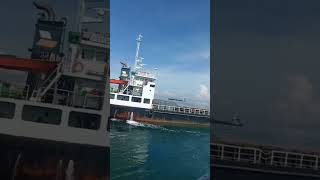 maneuvering ship maneuvering interisland craneoperator [upl. by Elvina]