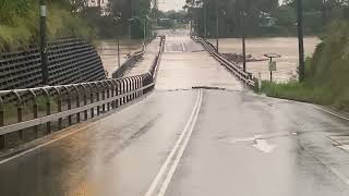 Granville Bridge  Maryborough Floods  6pm update  27th Feb [upl. by Tandi]