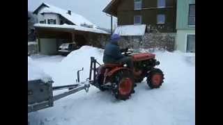 Kubota B6000 beim Schneetransport [upl. by Eeslek]