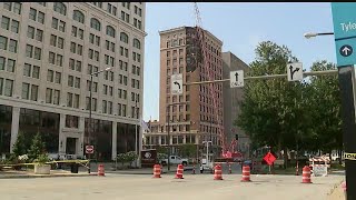 Realty Building demolition continues in Youngstown [upl. by Helgeson]