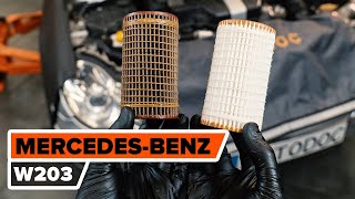 Hoe een oliefilter en motorolie vervangen op een MERCEDESBENZ W203 CKlasse HANDLEIDING AUTODOC [upl. by Annaeg411]