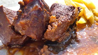 Carbonade flamande  la recette traditionnelle de bœuf à la bière et au pain dépices [upl. by Skye196]