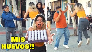 Cuidado con mis HUEVOS 😰🤣  Bromas en la calle  Bufonesnet [upl. by Bonn]