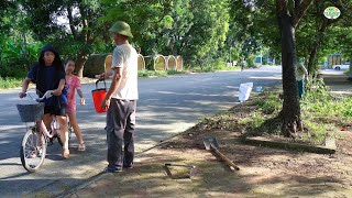 Volunteer to clean the sidewalks in the face of everyones INDIGNATION [upl. by Jariv]