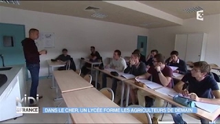 Dans Le Cher un lycée forme les agriculteurs de demain [upl. by Bertram]