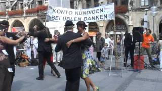 Attac München Bankwechseltango auf dem Münchner Marienplatz 2982011 [upl. by Amargo]