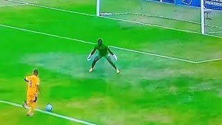 WATCH  Ashley Du Preeze  Kaizer Chiefs missed a GOAL [upl. by Philipp]