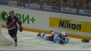 Коларик сравнивает счет после спорного силового  Kolarik ties the game after questionable hit [upl. by Ojyram]