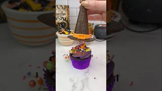 Magic hats 🧙🏼‍♀️🪄 cakedbyrach halloween halloweencupcakes cakeart witch cake shorts [upl. by Otha]