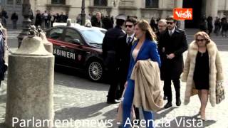 22 02 14 QUIRINALE GIURAMENTO ARRIVO BOSCHI MINISTRO RIFORME [upl. by Krefetz]