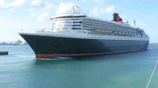 Queen Mary 2 blows her horn [upl. by Wirth]