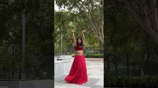 Mary 100 tka teri hn 😉💗 song bollywood dance meranaammary kareenakapoorkhan [upl. by Adnahsat]