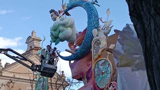 FALLAS VALENCIA 2024 PLANTÀ EN DIRECTO FALLA NA JORDANA subida de piezas [upl. by Ayel871]