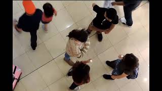 LIGANDO MUJERES EN CENTRO COMERCIAL DE LUJO TERMINA BIEN [upl. by Eagle]