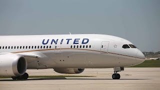 United CEO apologizes after passenger is dragged off plane [upl. by Cybill]