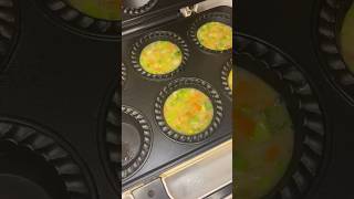 Easiest egg muffins fillyourstomach food cooking eggrecipe trending fyp [upl. by Rosenblatt]