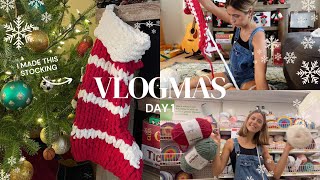 vlogmas day 1 🎄finger knit christmas stockings tutorial❤️💚 [upl. by Plath]