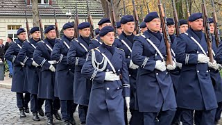 Regimentsgruß  Ausmarsch der Bundeswehr Schloss Bellevue 21112023 [upl. by Yatnoed]