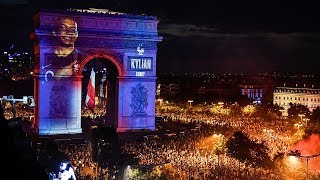 Coupe du monde 2018  les visages des champions du monde sur lArc de Triomphe [upl. by Ornstead]