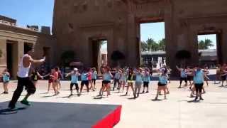 Zumba en Terra Mitica  Toni Costa  Las Avispas [upl. by Xavler]