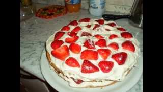 torta alle fragole torte me luleshtrydhe [upl. by Ardyaf]