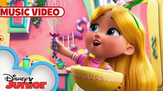 The Baking Song Christmas Version 🎄🎶  Music Video  Alices Wonderland Bakery  disneyjr [upl. by Retse]