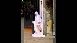 Estatua Viviente en Peatonal Córdoba Ciudad de Rosario Argentina [upl. by Neelrad52]