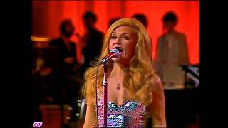 Dalida  Salma Ya Salama Live au Gala de lUNESCO 1977 [upl. by Knut916]