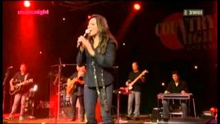 Martina McBride live  Pick me up on your way down [upl. by Ynohtnacram762]