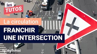 Franchir une intersection  Code de la route [upl. by Caines]