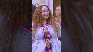 አቀበት ቁልቁለት አይችልም ጉልበቴመሰንቆ ካለበት ይሰራልኝ ቤቴ Abbay TV  ዓባይ ቲቪ  Ethiopia abbaytv mesenko azmari [upl. by Leahcimauhsoj]