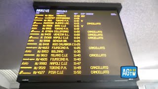 Sciopero nazionale delle ferrovie disagi alla stazione di Roma Termini «Sto perdendo una giornata [upl. by Kerns682]