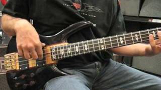 Peavey Rudy Sarzo Bass [upl. by Upshaw]