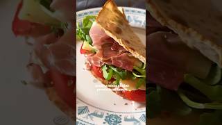 Piadina deliziosa in meno di 10 minuti Scopri la ricetta 😍 [upl. by Olympium]